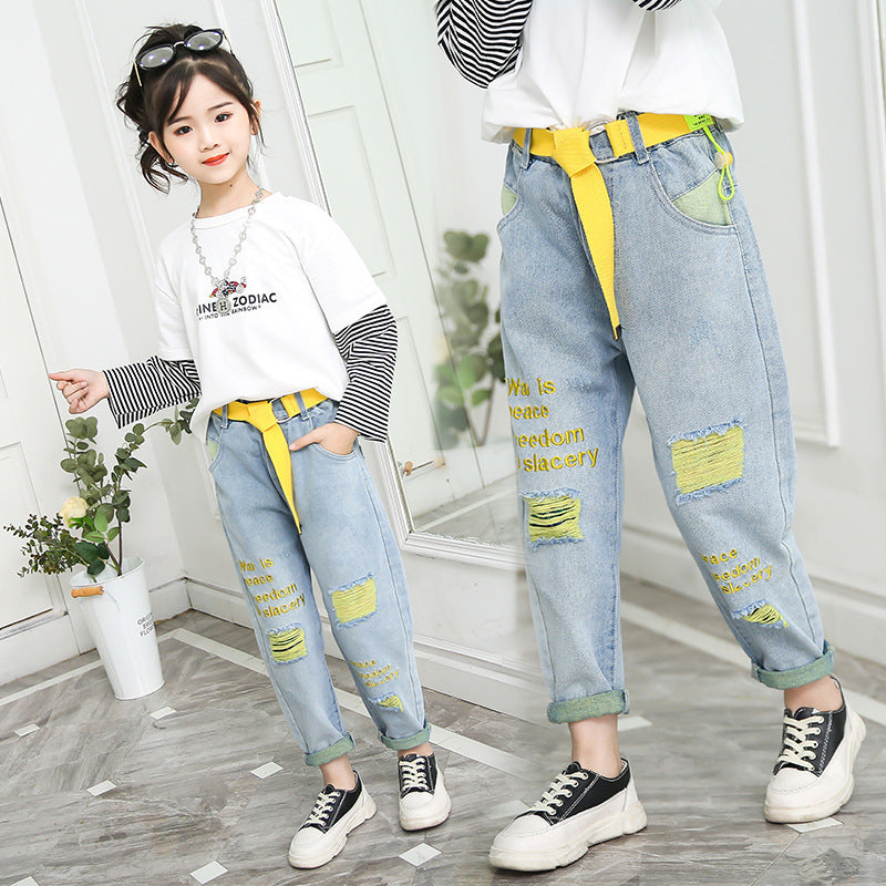 Stay stylish and comfortable this spring with our Big Children Loose Beggar Pants for active kids! Blow|  left